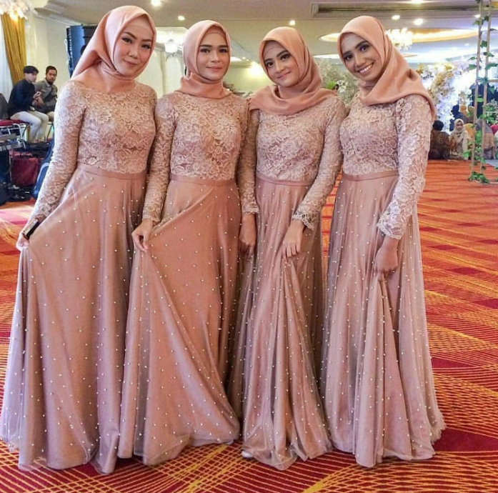 25 Desain Hijab Cantik untuk Undangan